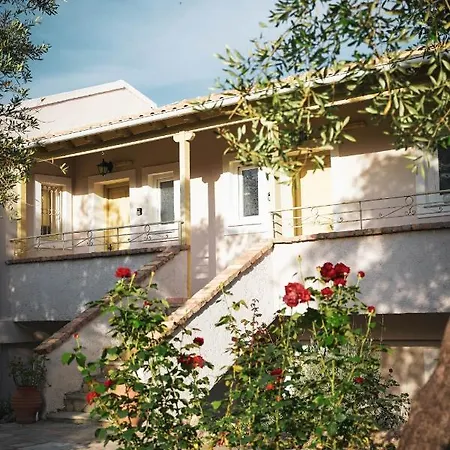 Apart-hotel Panorama Hideaway 3*